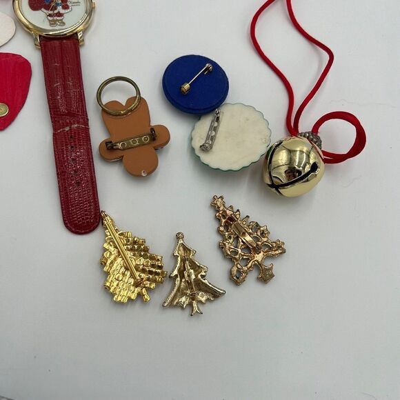 Vintage Christmas Jewelry Lot - Holiday Fun Costume Jewelry Lot - Picture 8 of 8